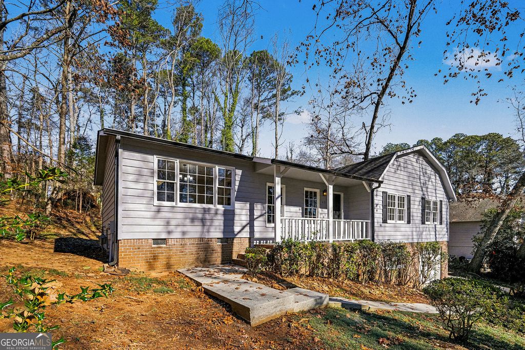 Photo of 612 The General Avenue, Woodstock, GA 30189 (MLS # 10660826)