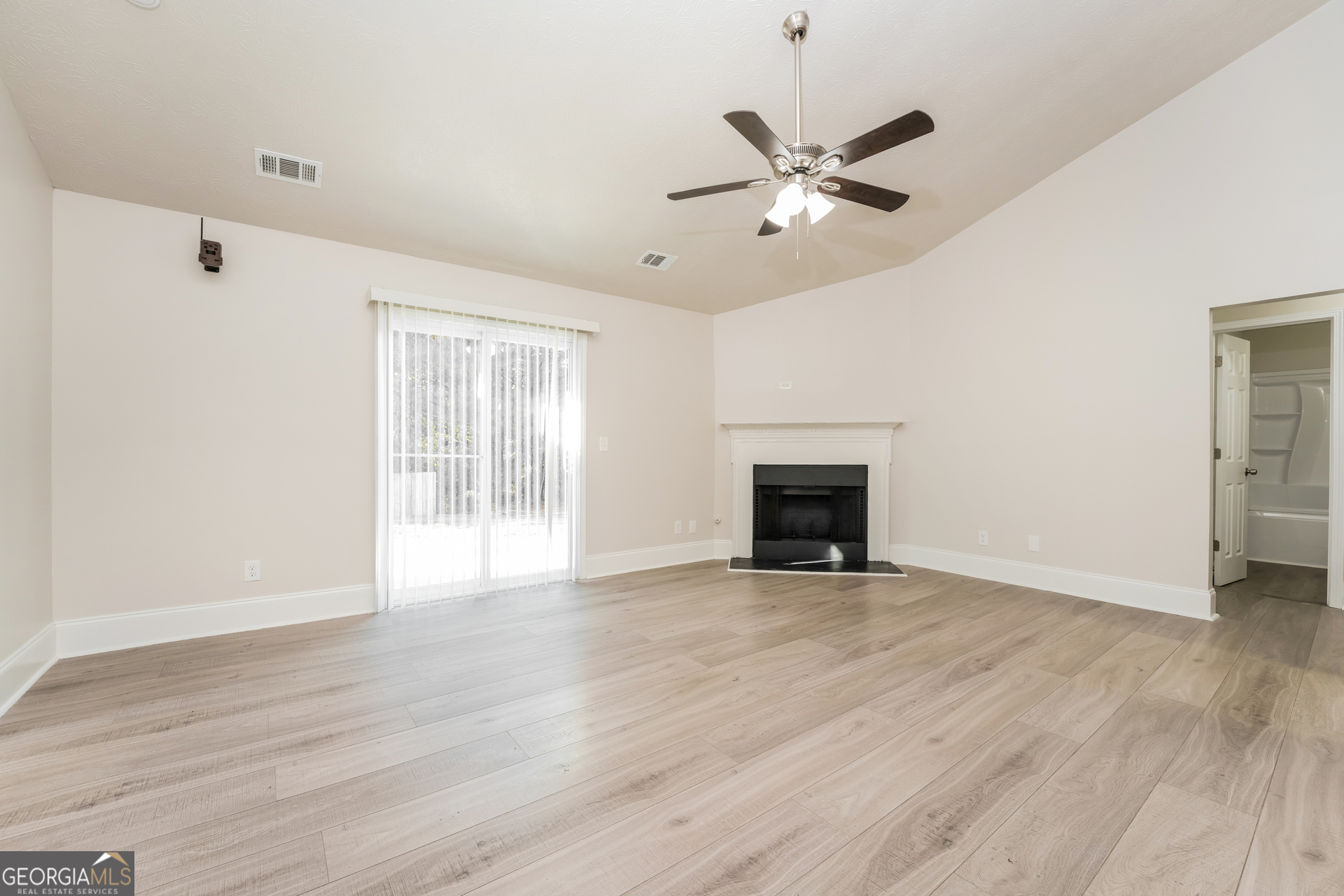 KENNONS RIDGE - Residential Lease