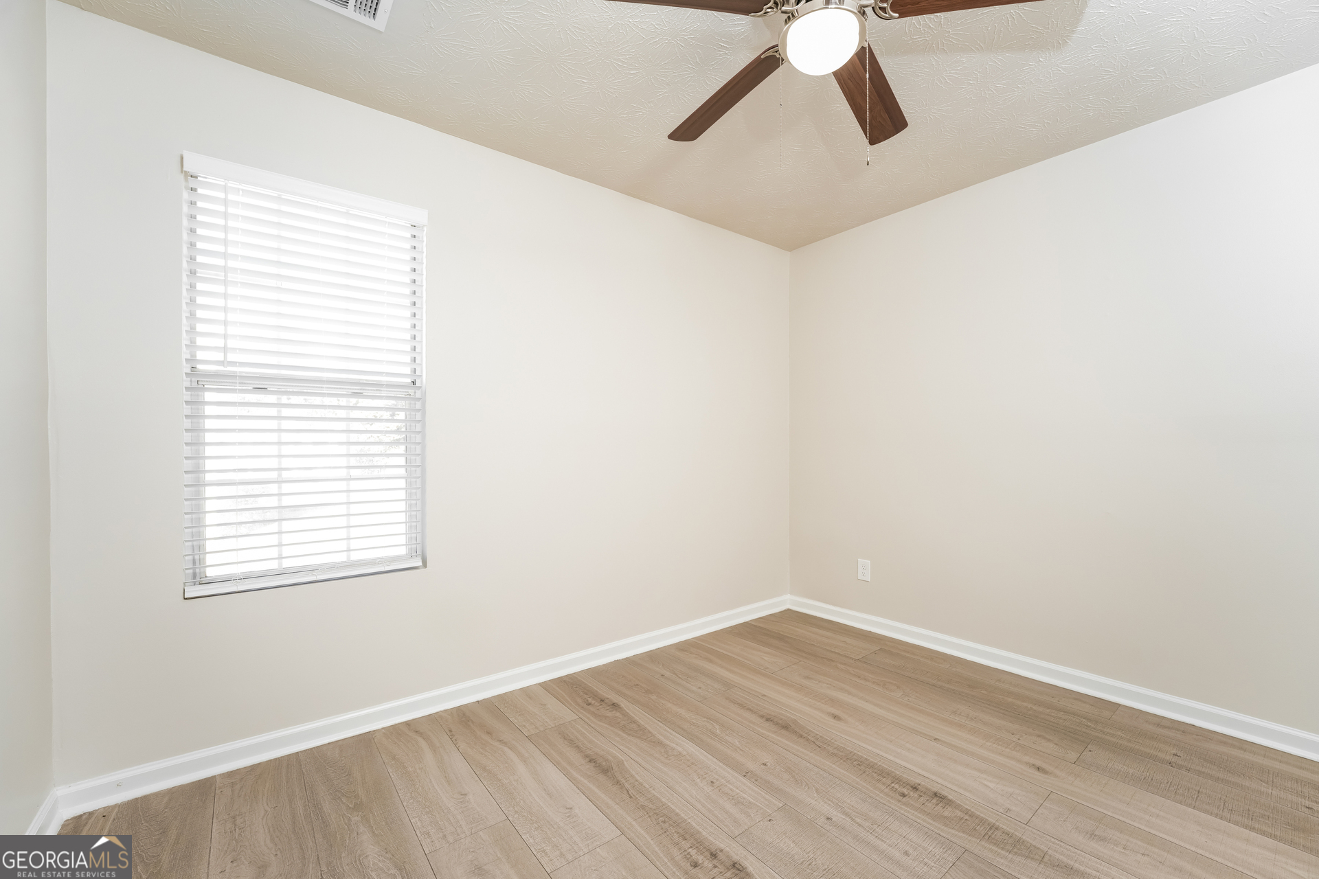 KENNONS RIDGE - Residential Lease