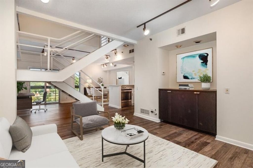 Photo of 587 Virginia Avenue NE #605, Atlanta, GA 30306 (MLS # 10765805)