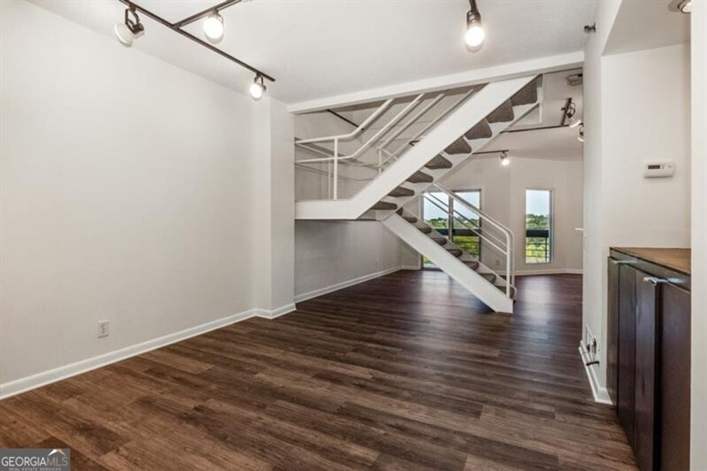 Photo of 587 Virginia Avenue NE #605, Atlanta, GA 30306 (MLS # 10765805)