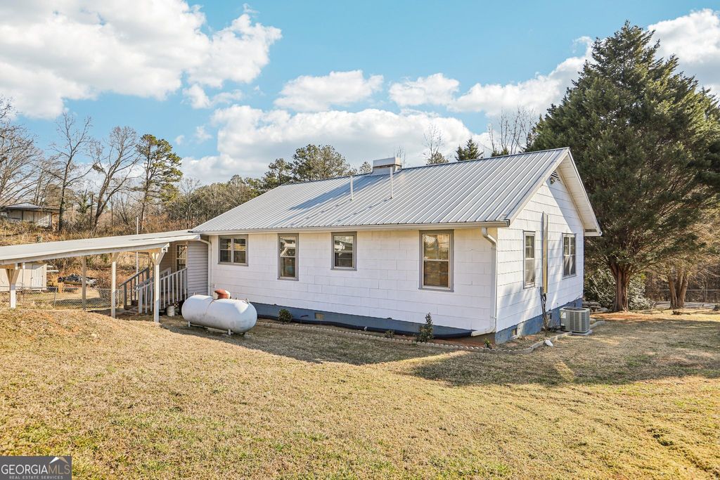 Photo of 3014 Bronco Lane, Gainesville, GA 30507 (MLS # 10689427)