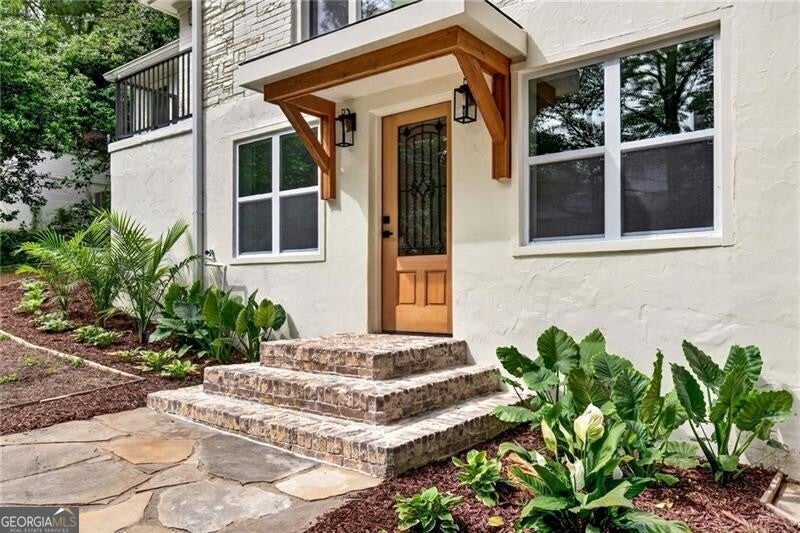 Photo of 656 Channing Drive NW, Atlanta, GA 30318 (MLS # 10799570)