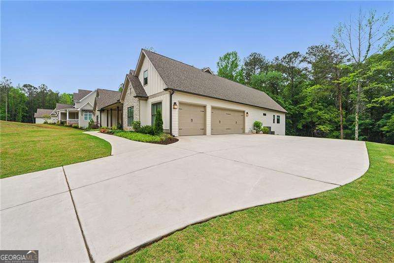 131 Forsyth Park LN