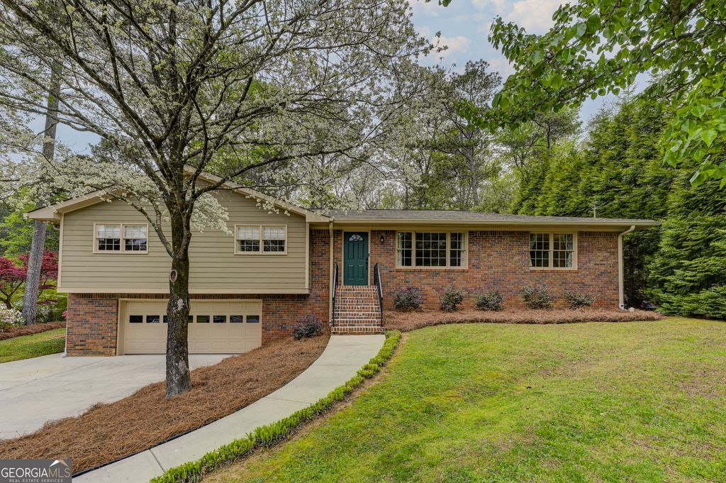Photo of 2945 Wendy Lane, Marietta, GA 30062 (MLS # 10724184)