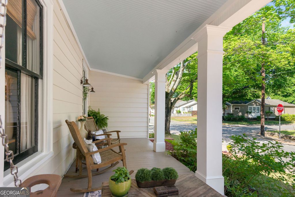 Photo of 87 Holland Street NW, Marietta, GA 30064 (MLS # 10738805)