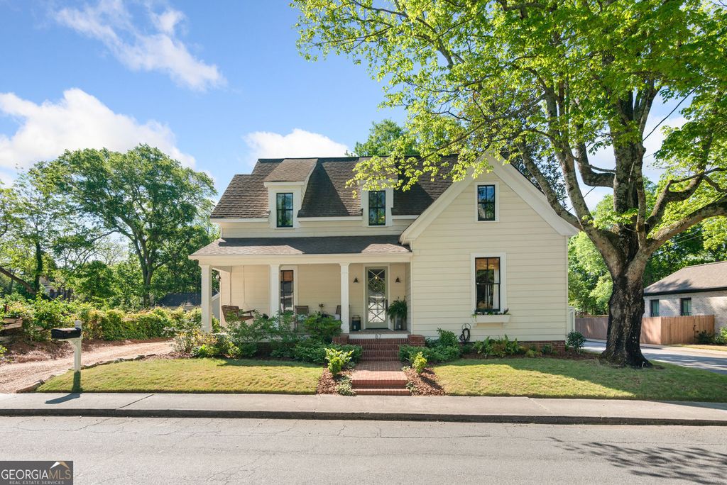 Photo of 87 Holland Street NW, Marietta, GA 30064 (MLS # 10738805)