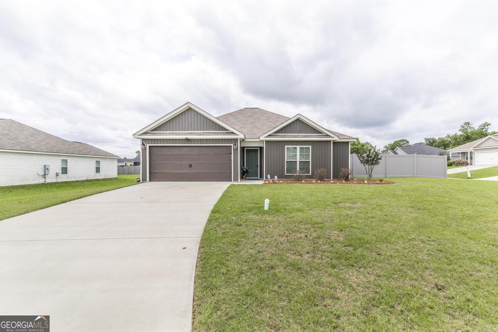 Photo 1 of 56 — 10 Cole DR, Hawkinsville, GA 31036