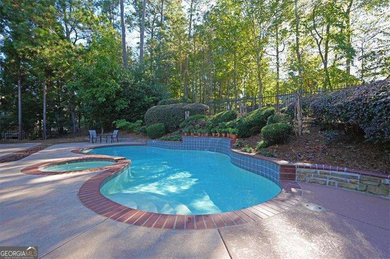1065 Beacon Hill XING