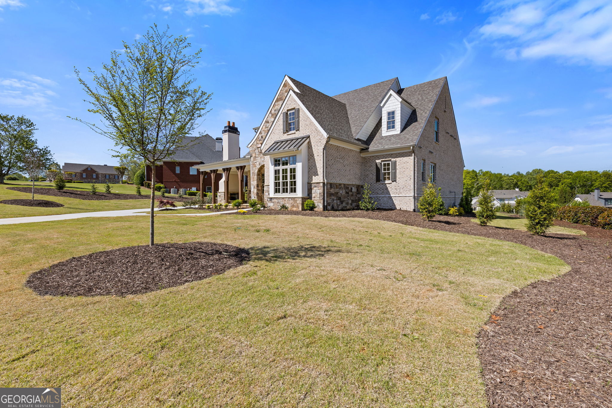 5325 Retreat DR