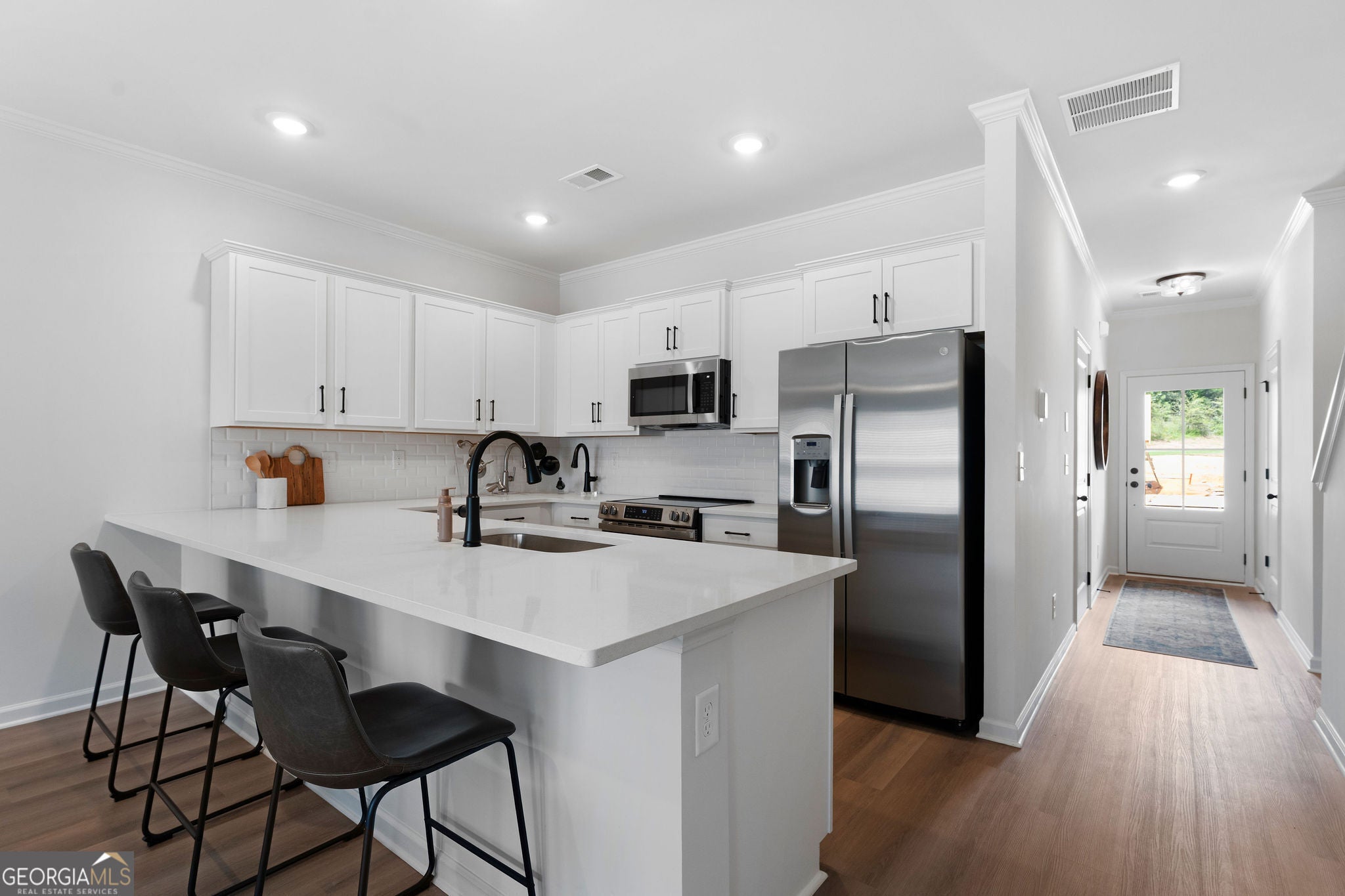 20 Magnolia BLVD