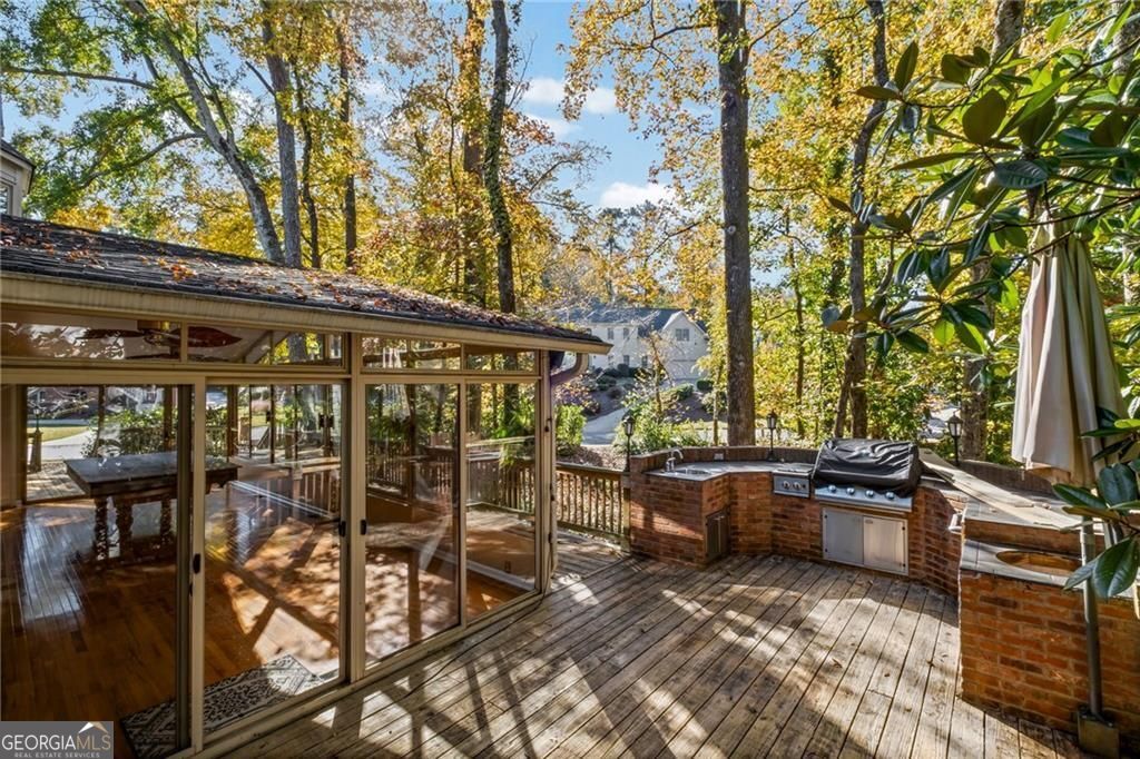 Marietta, Georgia 30062, United States, 5 Bedrooms Bedrooms, ,4 BathroomsBathrooms,Residential,Active,240457