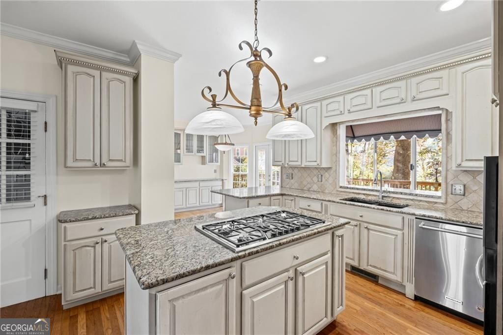 Marietta, Georgia 30062, United States, 5 Bedrooms Bedrooms, ,4 BathroomsBathrooms,Residential,Active,240457