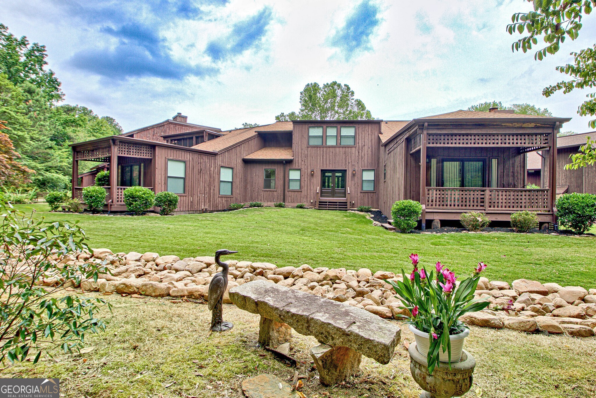 4 & 5 Northlake CIR