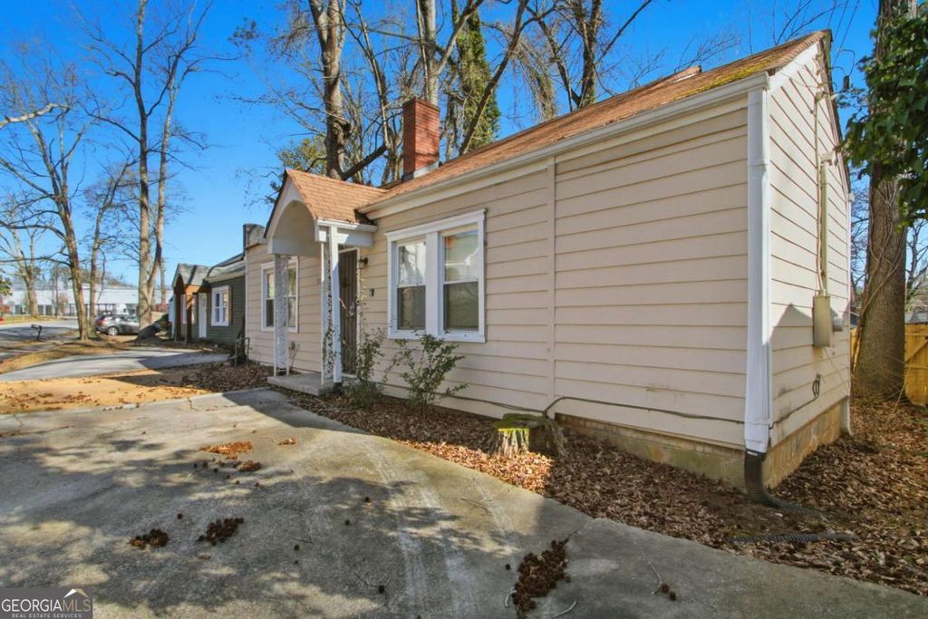 Photo of 926 Lawton Street SW, Atlanta, GA 30310 (MLS # 10690227)