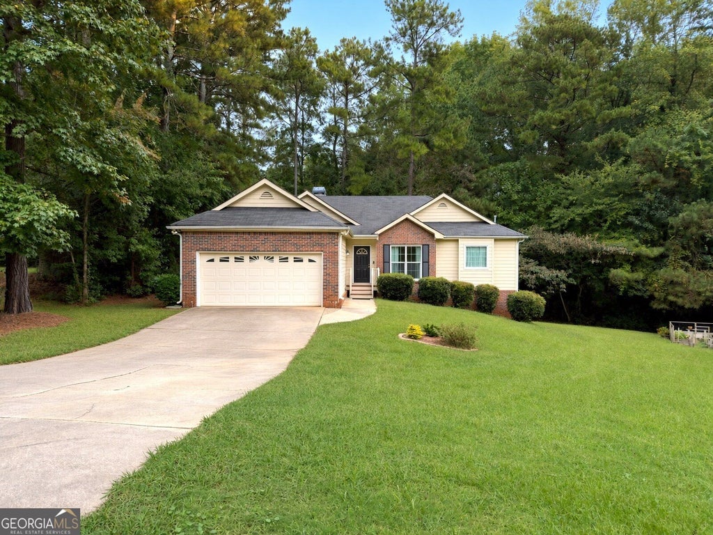 Photo of 112 Trestle Court, Stockbridge, GA 30281 (MLS # 10853796)