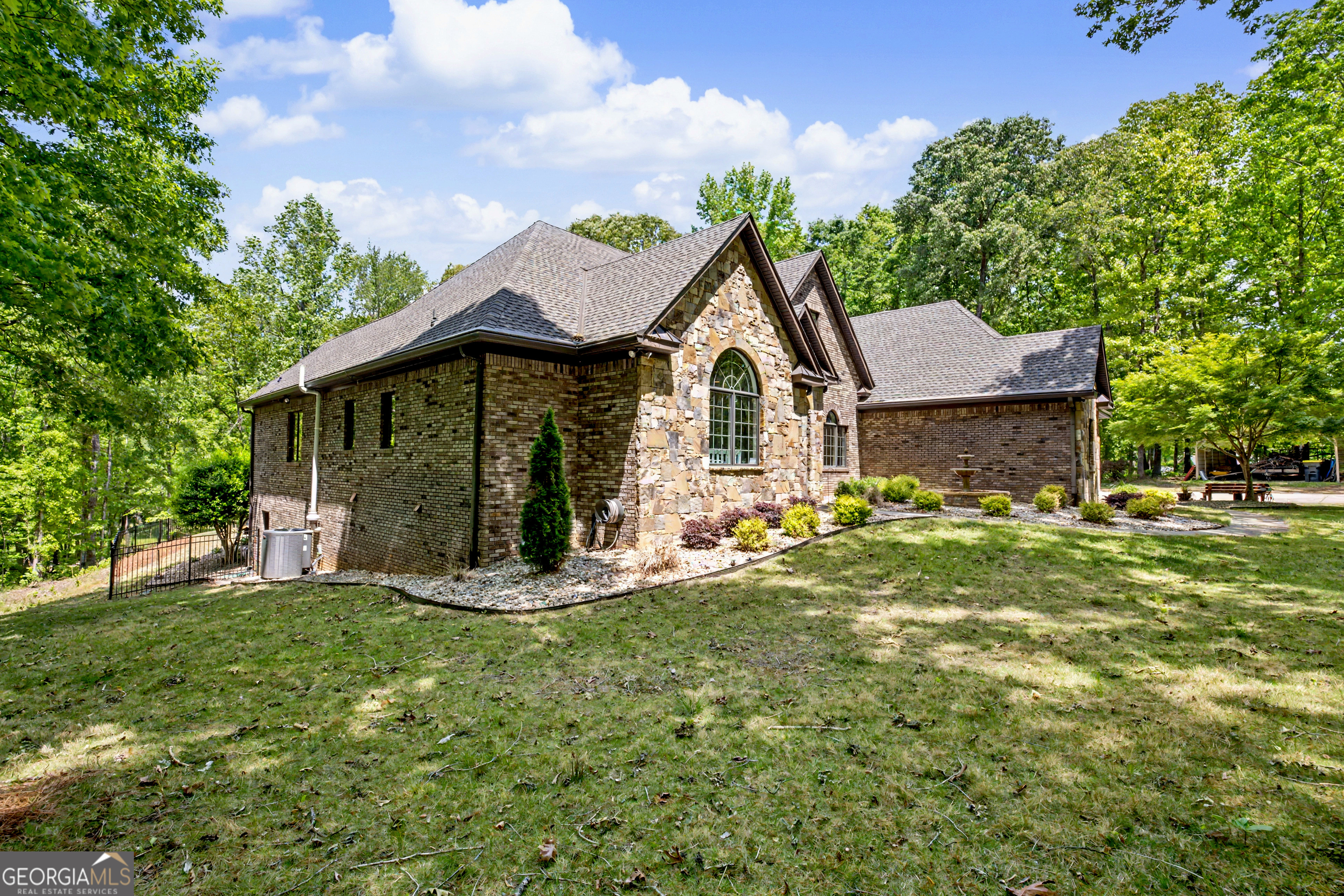 235 Buckeye Farms DR