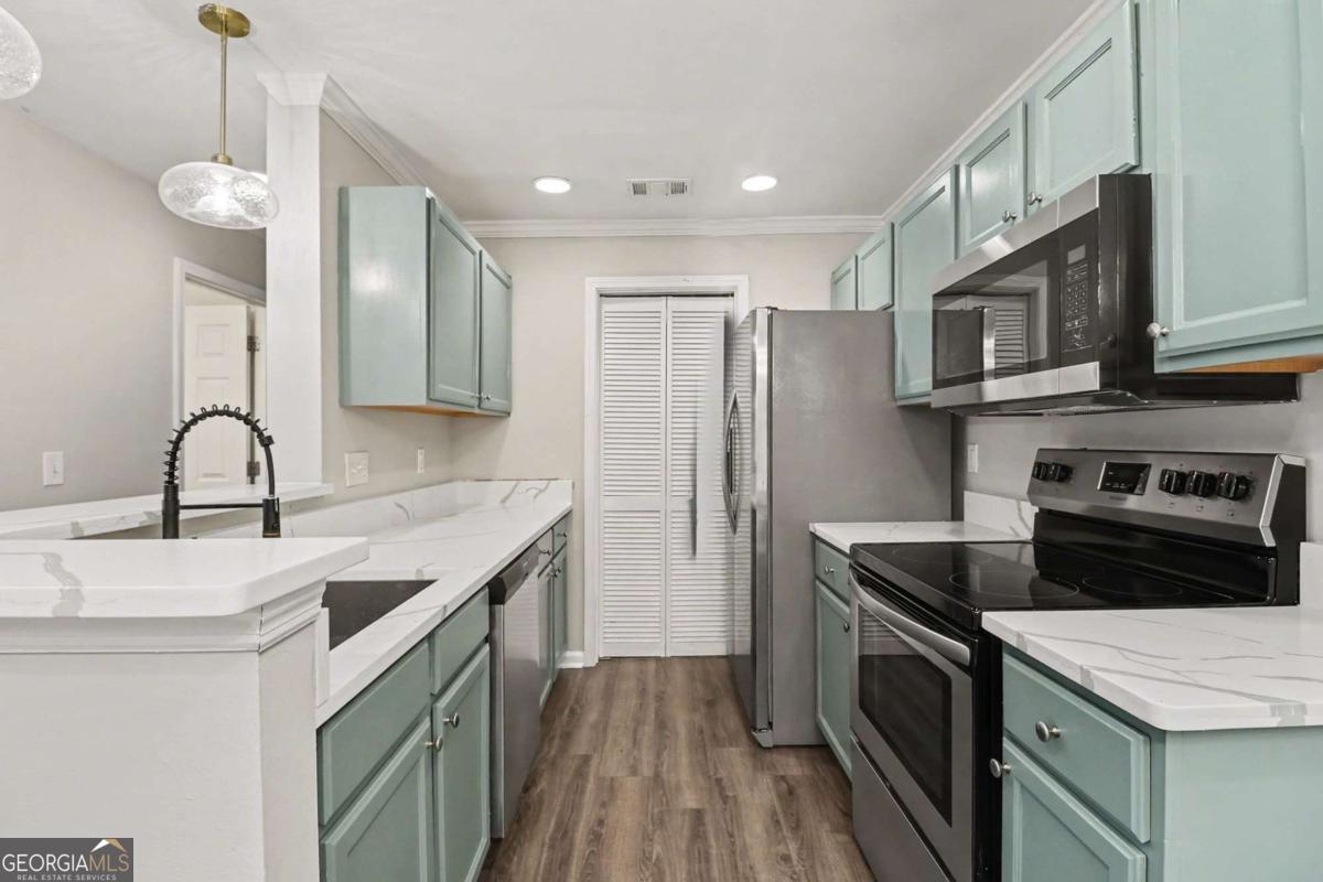 225 Warm Springs CIR