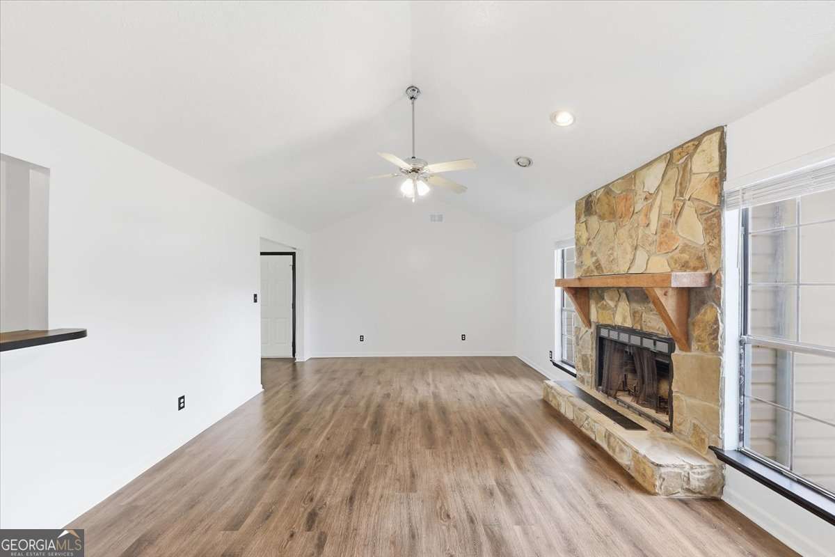 608 Crestmont CT