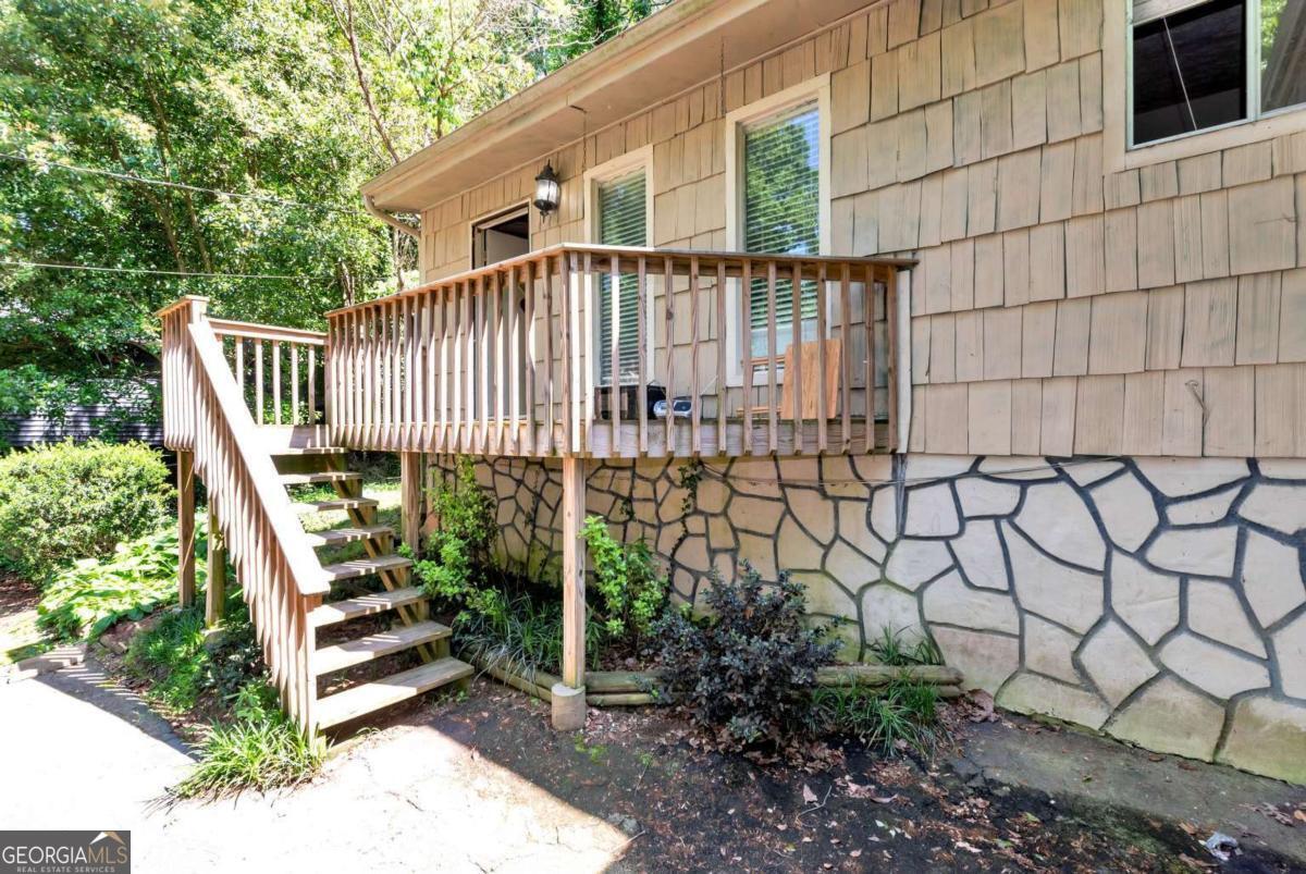 3557 Meadow LN