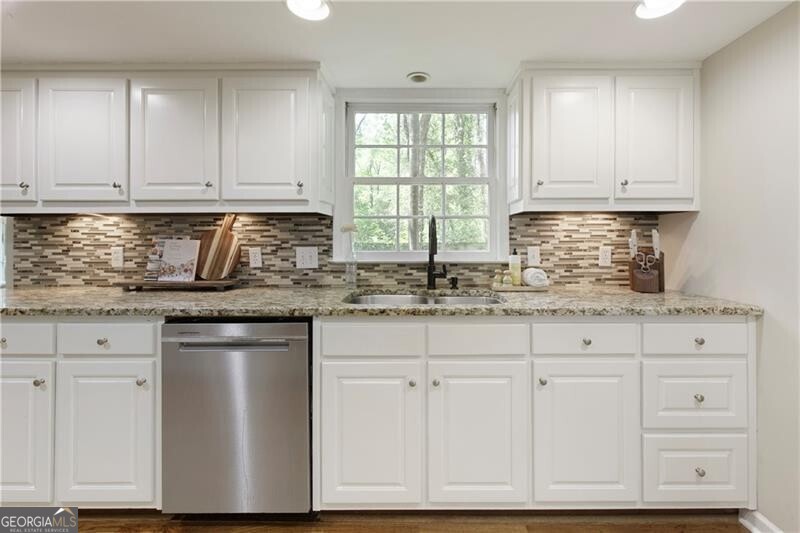 Atlanta, Georgia 30340, United States, 4 Bedrooms Bedrooms, ,3 BathroomsBathrooms,Residential,Active,136768