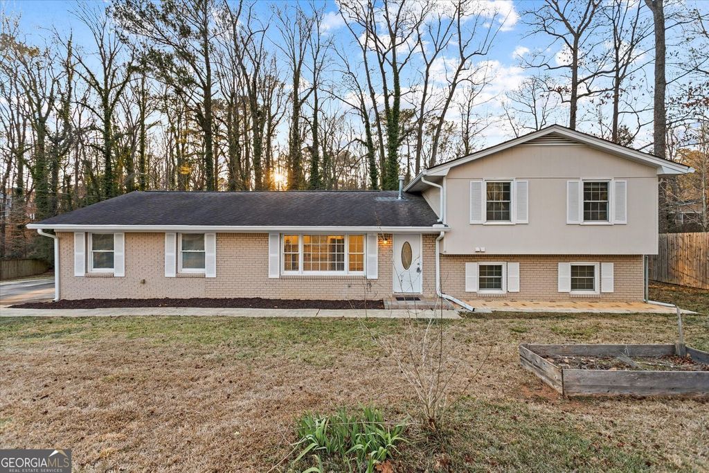 Photo of 1121 Neva Drive SW, Marietta, GA 30060 (MLS # 10684569)