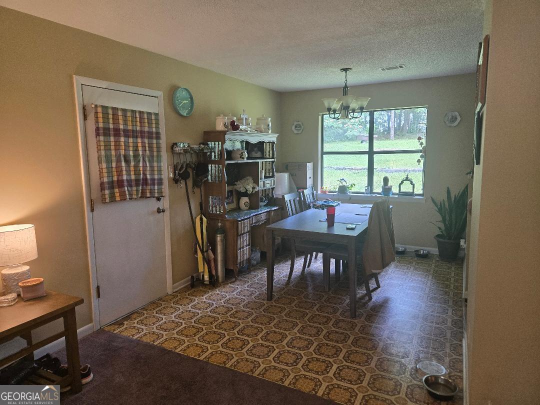 1453 Rose LN