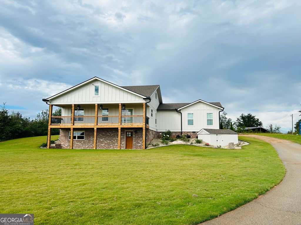 Photo of 425 Smokey Road, Newnan, GA 30263 (MLS # 10683150)