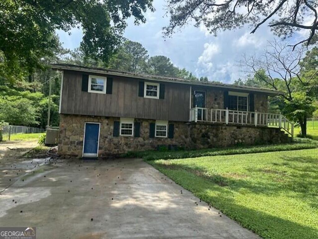 Photo of 804 Diamond Circle, La Fayette, GA 30728 (MLS # 10774067)