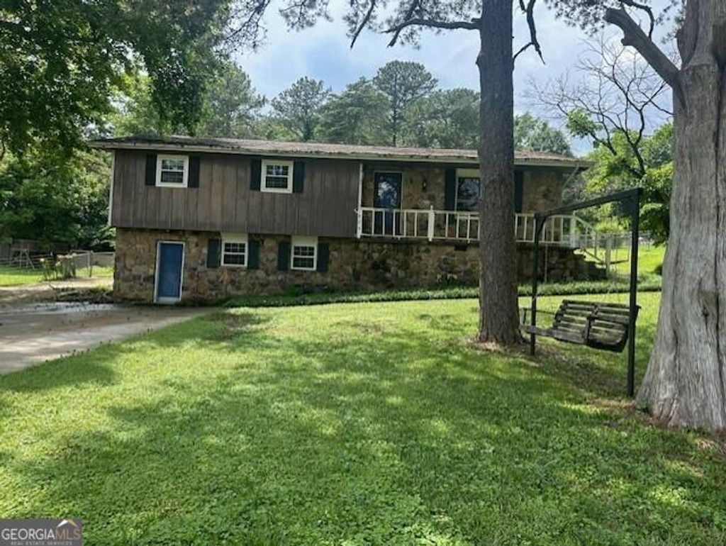 Photo of 804 Diamond Circle, La Fayette, GA 30728 (MLS # 10774067)