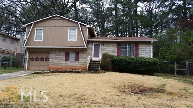 Beautiful home in an excellant area that shows pride of ownership, centraly located and mins to downtown Atlanta, via I-20. Your family will love the community atmosphere that show we care for one another.The price is subject to lenders approval and the opportunity is yours, this home will not last! Call today for an appointment.