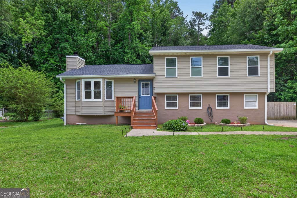 Photo of 95 S Meadowcliff Circle, Carrollton, GA 30116 (MLS # 10785768)