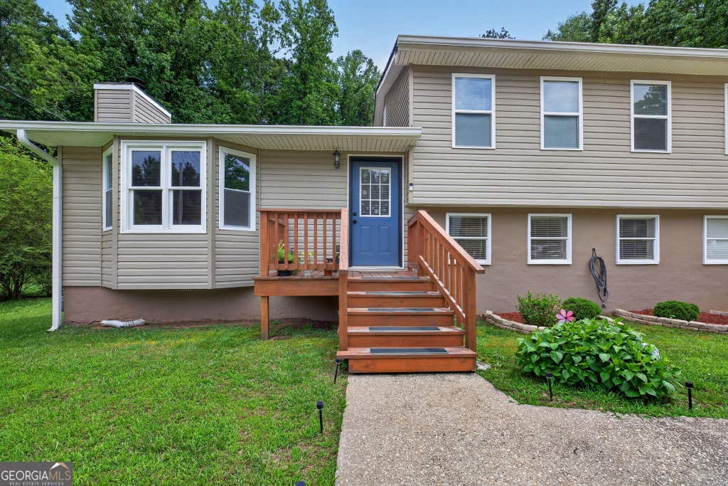 Photo of 95 S Meadowcliff Circle, Carrollton, GA 30116 (MLS # 10785768)