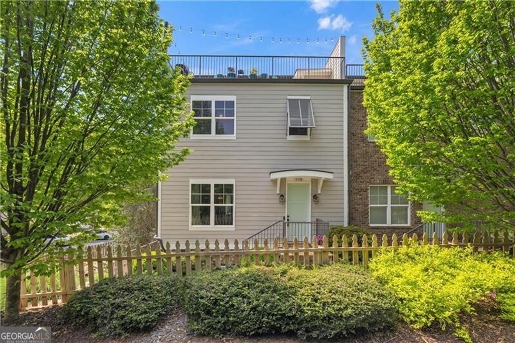 Photo of 108 Canton Way, Roswell, GA 30075 (MLS # 10737310)