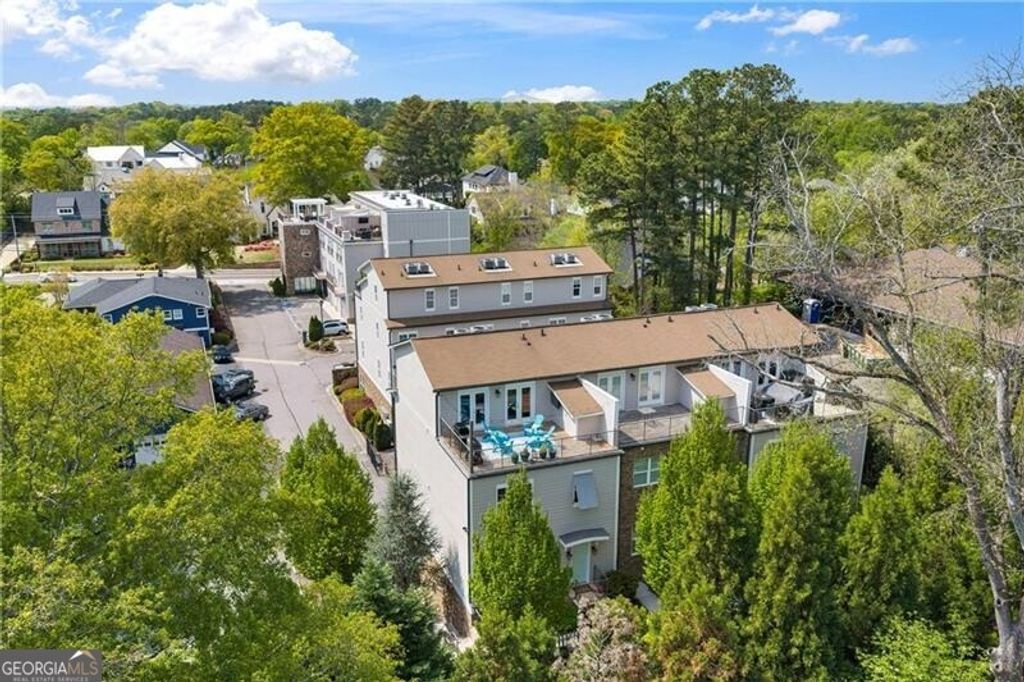 Photo of 108 Canton Way, Roswell, GA 30075 (MLS # 10737310)