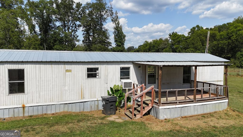 Photo of 21 Clubhouse Drive NE, White, GA 30184 (MLS # 10632037)