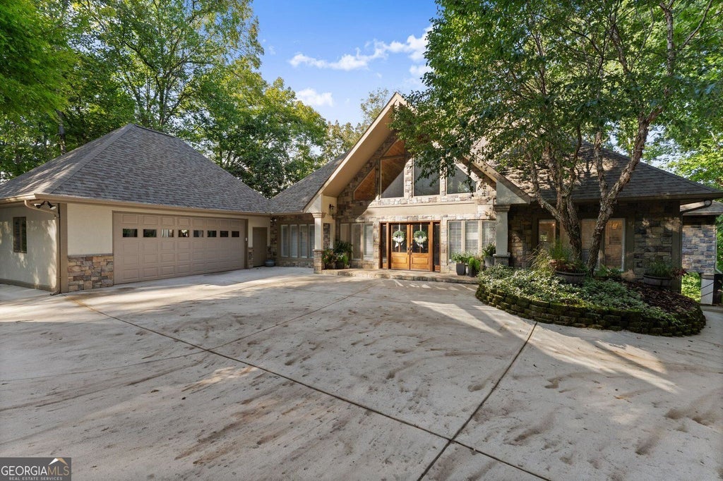Photo of 91 Chestatee View Place, Dawsonville, GA 30534 (MLS # 10851819)