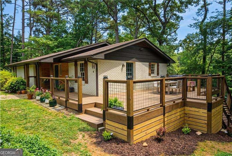 1225 Dewberry LN
