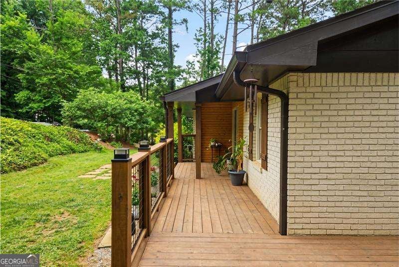1225 Dewberry LN