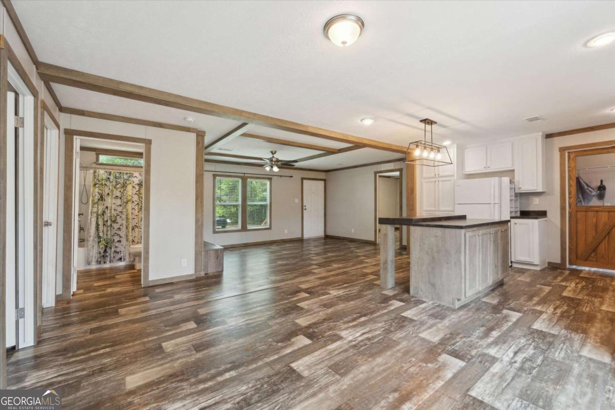 1293 Lake DR