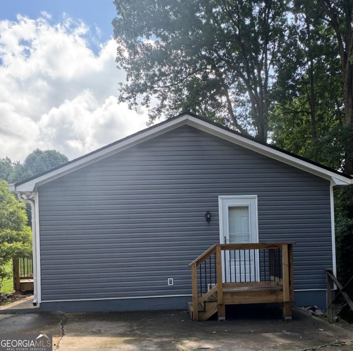 3448 Forest Knoll DR