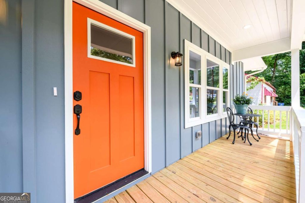 Photo of 387 Hillside Drive SW, Atlanta, GA 30310 (MLS # 10625278)