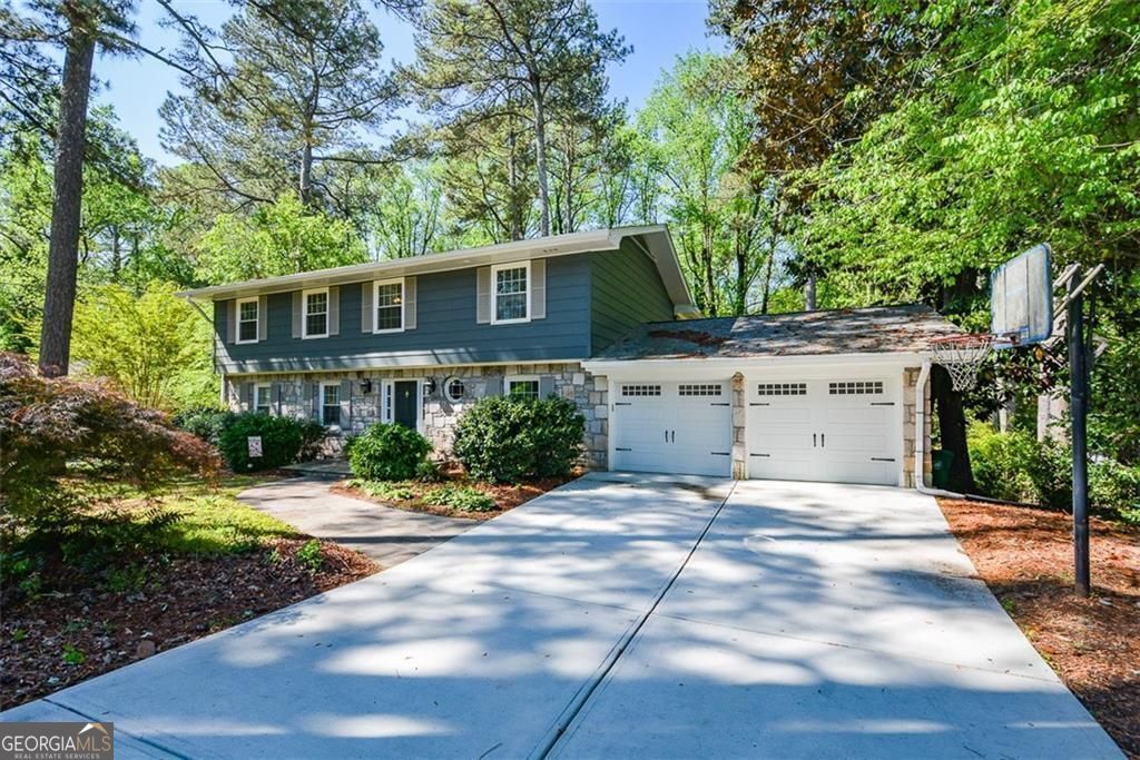 4400 Huntington CIR