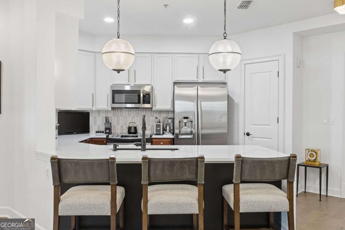 200 River Vista DR NW 727