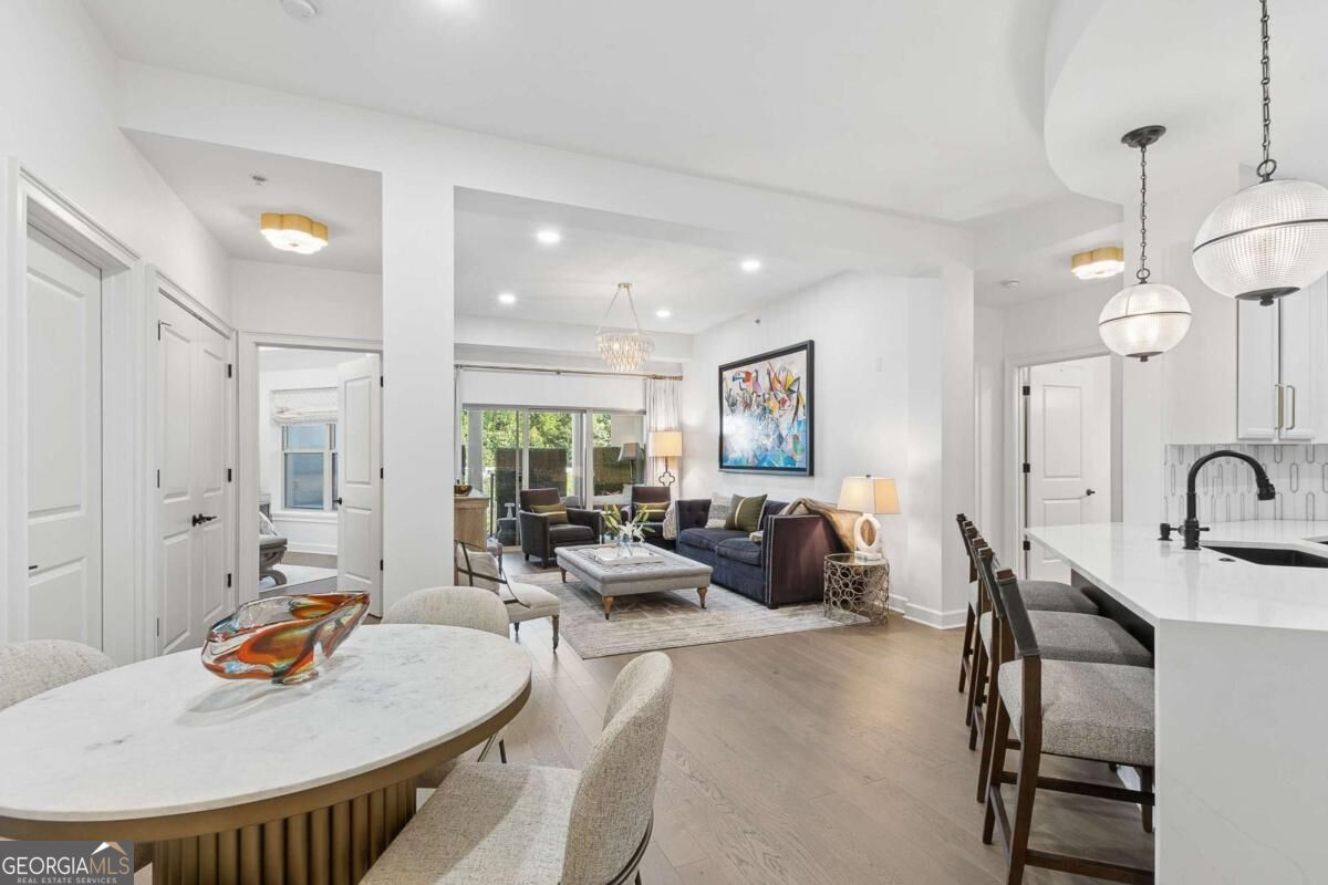 200 River Vista DR NW 727