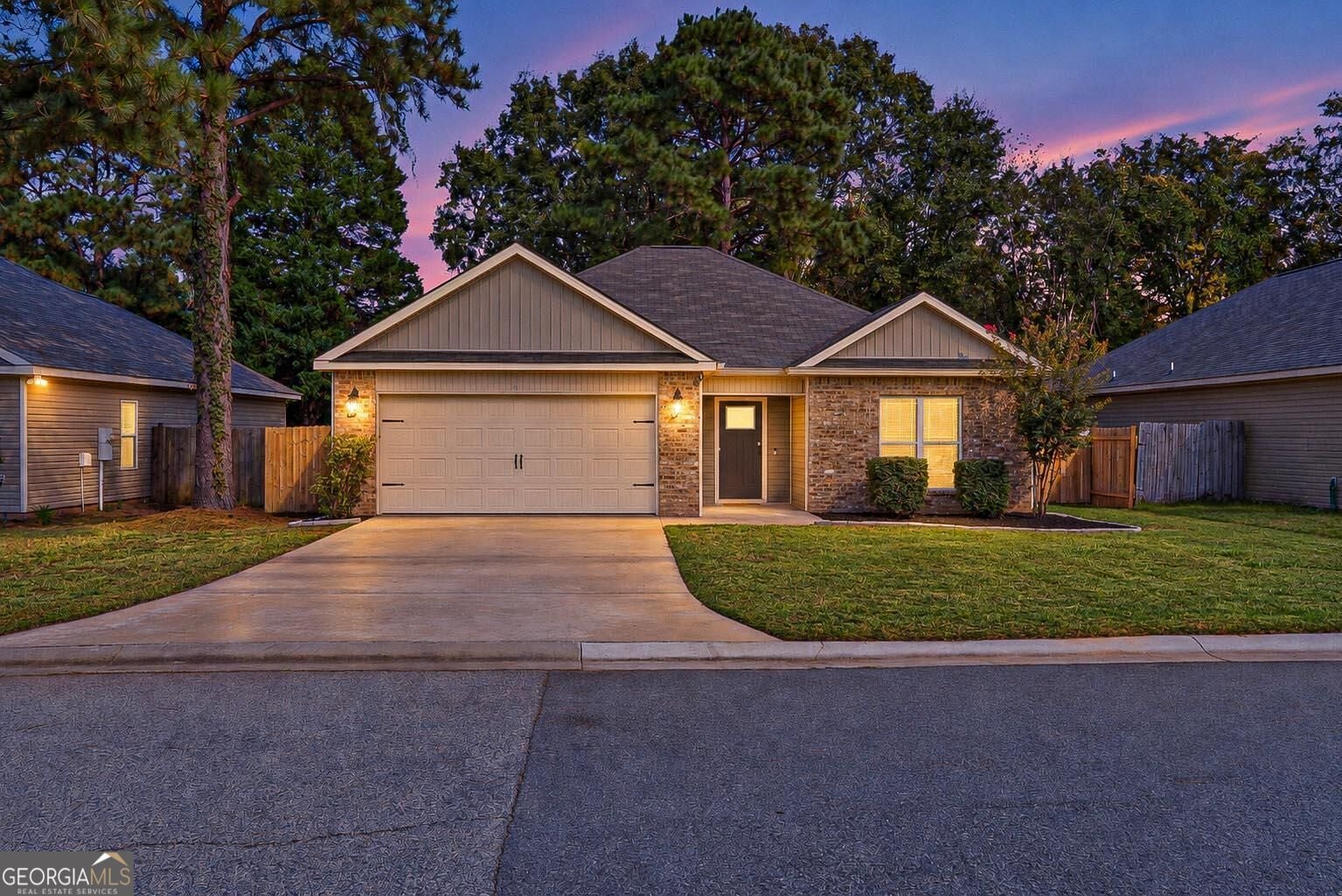 102 Hughes DR