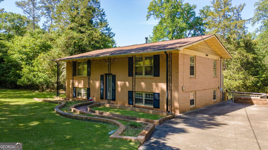 Photo of 565 Rivermont Road, Athens, GA 30606 (MLS # 10758199)
