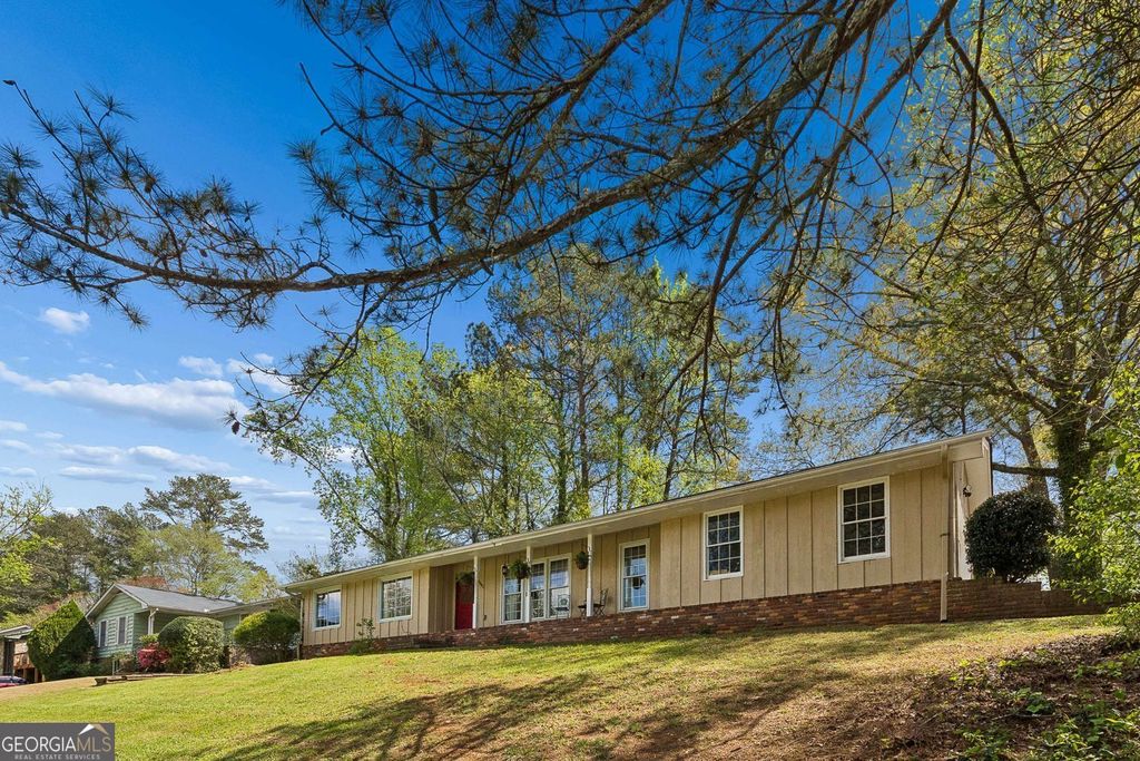 Photo of 4601 Wendover Drive, Stone Mountain, GA 30083 (MLS # 10724662)