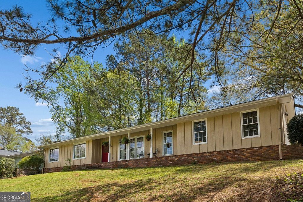 Photo of 4601 Wendover Drive, Stone Mountain, GA 30083 (MLS # 10724662)