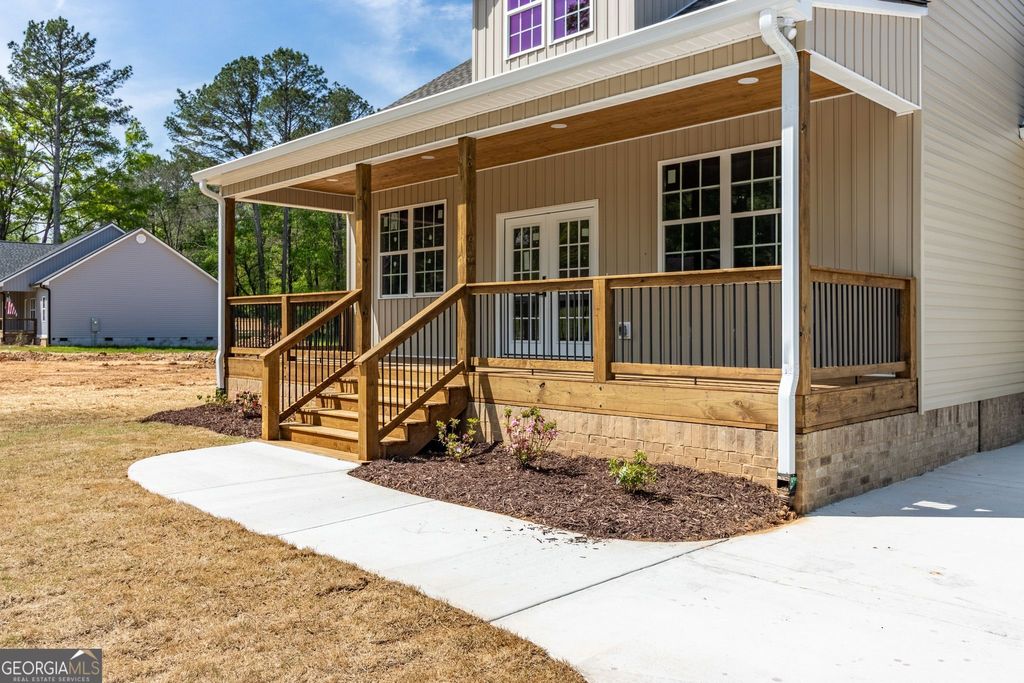 Photo of 822 Wildwood, Chatsworth, GA 30705 (MLS # 10736323)